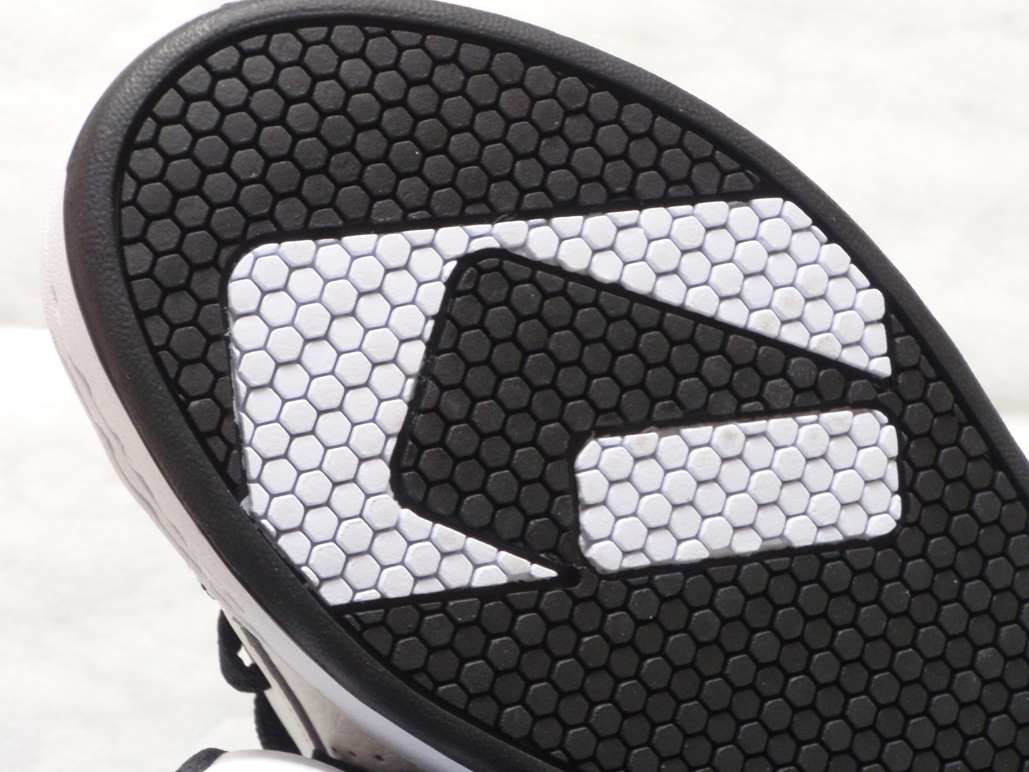 Boty GLOBE - Focus wht - Obrázek 3