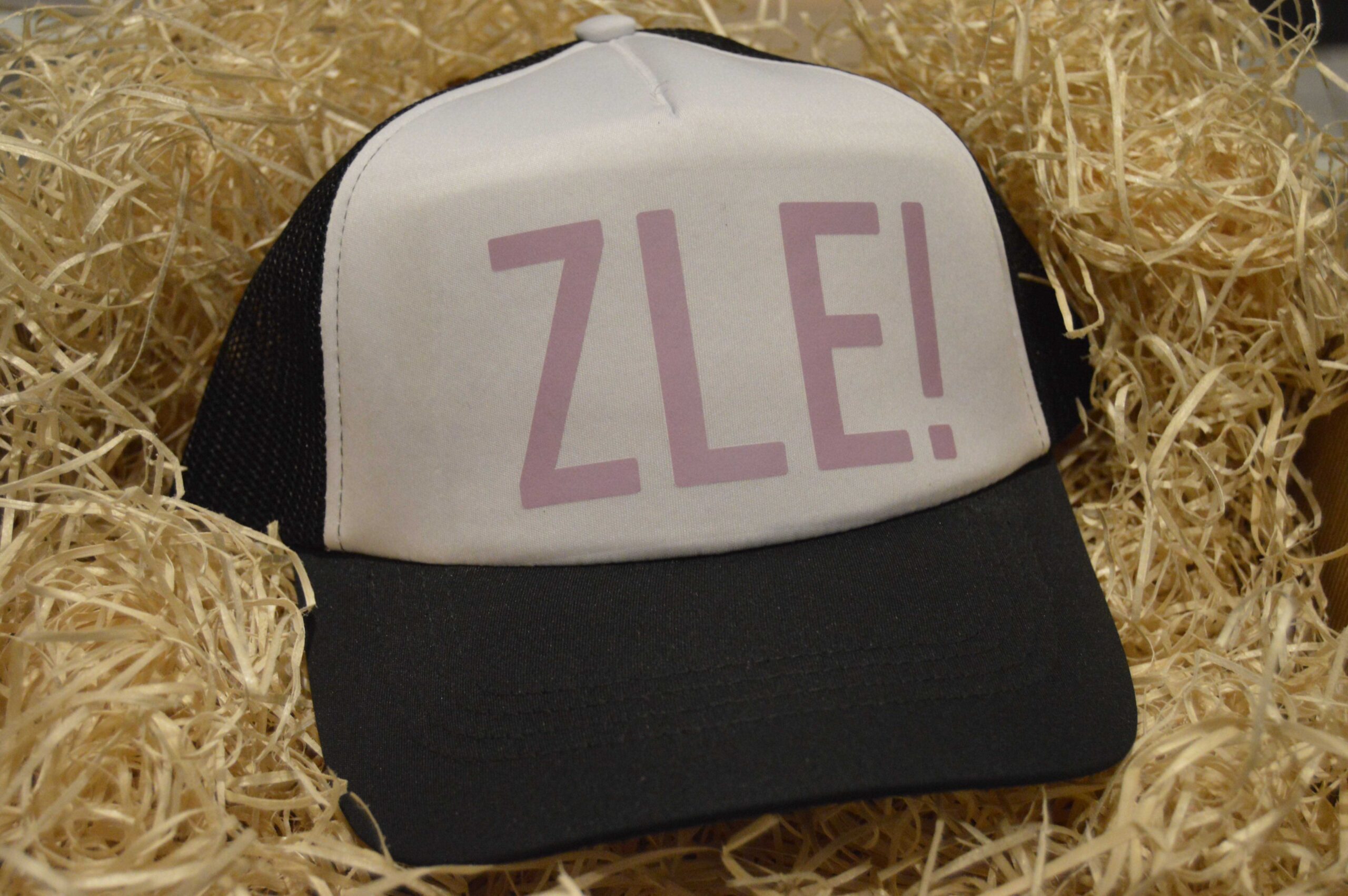 Čepice sítovka ZLE! (black/pink)